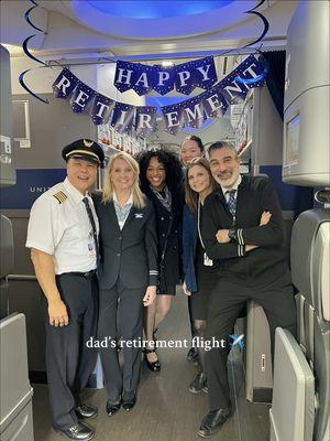 So proud of you, Captain 🛬 @United Airlines  #retirementflight #airlinefamily #airlinetiktok #pilotlife #retirement #traveltiktok #pilotsdaughter #unitedairlines 