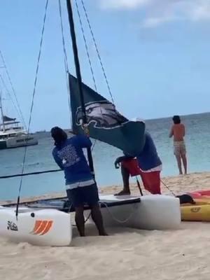 Birds fans hoist the colors, from the small Caribbean Island of Anguilla. Gotta love the post season!! GO BIRDS 🦅 @@Philadelphia Eagles##philadelphiaeagles##philadelphiaeaglesfans##birdgang##gobirds##eaglesfootball##eaglesnation##NFLPlayoffs