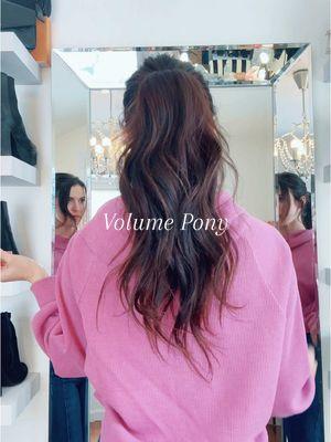 Add volume to your pony with this simple trick 🪄 #ponytailtutorial #volumeponytail #hairtok #hairtutorial #hairstyles #foryou 