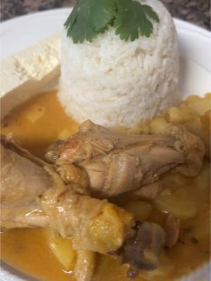 Pollo guisado 🤤 a mi estilo #polloguisado #polloguisadoconpapas #recetasalvadoreña🍽🇸🇻 #platillossalvadoreños #