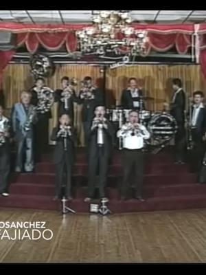 Otros videos que nos tocó grabar junto mi compa Benjamín Flores Chalino Sánchez #elparrlatv #discoslinda #lacasadelasbandas #aquipuros90s #lombardohiguera #laloelgalloelizalde #chalinosanchez #elparralnightclub @Abel BA Orozco 3 @Saul Viera “El Gavilancillo” @kucilocos Estes Peter’s nos baiting la musica Raza 