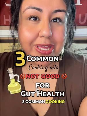 Did you know that these common oils might not be the best choice for your gut—especially if you’re already dealing with inflammation?  Don’t worry, I’m not saying you can never eat out again or that these oils are pure evil 🙅🏻‍♀️ It’s more about what you use at home when you’re in control.  My personal go-tos? Extra-virgin olive oil, avocado oil, grass-fed ghee, and organic coconut oil—all less inflammatory, provide health benefits and are gentler on the gut. Remember, this isn’t about fearmongering. It’s about having the info you need so you can make the choices that feel right for you. Knowledge is power, right? 🙌🏽 Are you dealing with gut issues and still using these oils? Drop a comment below—I’d love to hear your thoughts! #GutHealth #HealthyCooking #KnowledgeIsPower #GutHealingJourney #nutritiontips #HealthierLifestyle