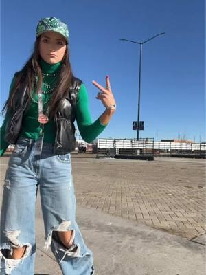 Feeling the green vibes today 🍀💚#stockshowstyle #winterstockshowstyle #OOTD #stockshowfits #nwss #denverstockshow #navajopearls #westernjewelry 