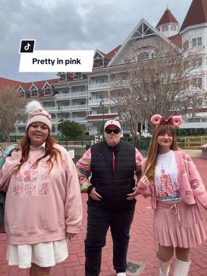 Literally love these girlies! And there own take on a pretty in pink style hahaha why is this sound so us  @thatsmejesspresso @Kittenbaum  #disneytiktok #distok #disneytok #disneybesties #disneyadult #disneyworld #disneyresort #disneygrandfloridianresort #grandfloridian #disneybestie #disney 