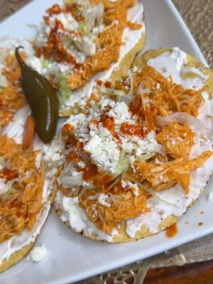 Tostadas de tinga #fyp #tostadasdetinga #dinneridea #EasyRecipe 