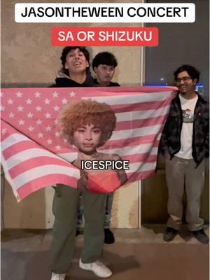 HE BROUGHT AN ICESPICE FLAG TO THE JASONTHEWEEN CONCERT 😭  #jasontheween #jasontheweenclips #faze #asian #seaside #viet #sanguyen #shizuku #fyp #trending 