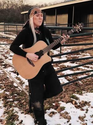 I could put down these wings if it #werentforthewind @Ella Langley 🤍🌾 #coversong #wildrag #takamine 