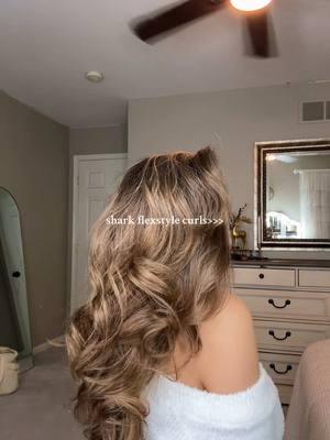 the BEST results ive ever gotten! @Shark Beauty  #sharkflexstyle #hair #hairroutine #hairday #blowout #blowoutresults #blowouthair #hairstyle #haircurl #bouncycurls #bouncyhair #bouncyblowout #glossyhair 