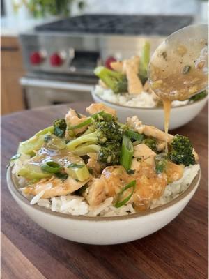 Healthy chicken and broccoli stir fry✨ Chicken + Marinade:▪️1+1/2 lb. Boneless Skinless Chicken Breast, sliced in thin bite sized pieces▪️1 Tbsp Soy Sauce▪️1 Tbsp Cornstarch▪️1 Egg White▪️1 Tbsp Water▪️1/2 tsp Kosher Salt▪️1/4 tsp Pepper▪️ Sauce:▪️3/4 Cup Chicken Broth (or water)▪️2 Tbsp Cornstarch▪️2 Tbsp Soy Sauce▪️2 Tbsp Oyster Sauce▪️1 tsp Sesame Oil▪️1 Tbsp White Vinegar▪️1/2 tsp Sugar▪️1/2 tsp Black Pepper▪️ Stir Fry:▪️1 lb. Broccoli Florets (~5 Cups)▪️2 Tbsp Avocado Oil, divided▪️4 Garlic Cloves, finely chopped▪️3 Tbsp Fresh Ginger, finely chopped▪️3 Scallions, sliced▪️Cooked White or Brown Rice, for serving▪️ 1️⃣ Marinate the chicken: Add the sliced chicken to a bowl with the soy sauce, cornstarch, egg white, water, salt, and pepper. Mix, cover, and marinate in the refrigerator for 15-30 mins.  2️⃣ Make the sauce: In a medium glass measuring cup (or bowl), mix the chicken broth, cornstarch, soy sauce, oyster sauce, sesame oil, vinegar, sugar, and pepper.  3️⃣ Bring a pot (or wok) of generously salted water to a boil. Place the broccoli florets in the boiling water and cook for 1 min, then drain and set aside.  4️⃣ In a large wok (or pan) preheated over medium high heat, add 1 Tbsp avocado oil and the chicken. Stir fry the chicken until cooked through (3-5 mins) then remove from the pan. 5️⃣ Add 1 more Tbsp avocado oil along with the garlic and ginger. Stir fry for 1 min until fragrant and then add the broccoli and stir fry for 2-4 more mins until the broccoli is almost to your desired tenderness (I like mine a little al dente).  6️⃣ Add the sauce and stir fry for 1-2 more mins until sauce thickens, then add the chicken and scallions and stir fry 1-2 more mins until the chicken gets heated back through. Taste and adjust seasoning if desired. Serve over rice and enjoy! ⏲20 minute prep time + 15 minute cook time Recipe serves 3-4 people  For all recipes delivered to your inbox weekly (with printable PDFs) + access to the searchable recipe archive, subscribe to my newsletter via the link in my bio 😘 . #maxiskitchen #recipesoftikok #stirfryrecipe #EasyRecipes #easydinnerideas 