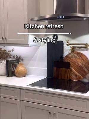 ✨ Ready to refresh your kitchen? Watch as I clean,, and style this space with simple hacks and trendy decor! 🫧 Get inspired and make your kitchen the heart of your home. 💡 Save this for later and let me know which part you love most! 🧽 #KitchenTransformation #CleanAndDecorate #DIYKitchenInspo #HomeOrganizationIdeas #ModernKitchenVibes #creatorsearchinsights 