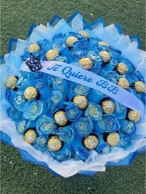 50 roses bouquet 🩵💙 #blueroses #bluerosesbouquet #rosesbouquet #rosasazules💙🌹 #rosasconchocolates #fyp #parat #trending #trendingvideo #lasvegasflowers #lasvegasflowerdelivery 