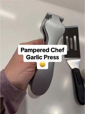 @Libra Label #pamperedchef #garlicpress #ttshop #buynow #TikTokShop #widowsoftiktok #spikeapproved #valentinesdaygift #tiktokfind 