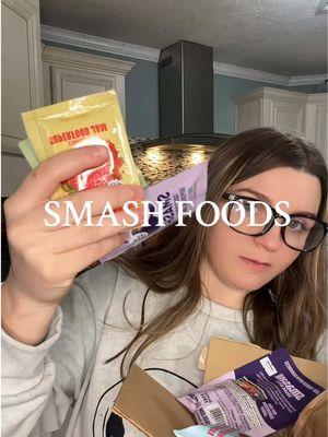 These are so good! And you cannot beat that price❤️ go get you a sampler pack and try them out!🍓🫐🍇 @Smash Foods  #smashfood #smashfoods #strawberryjam #grapejam #snackideas #snackreview #snackbox #foryoupage #foryou #fyp 