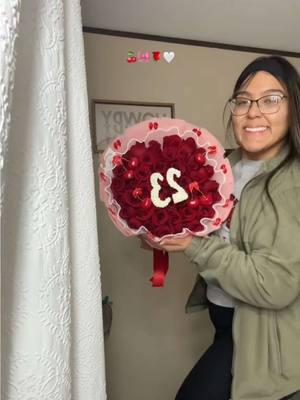 sisters b-day bouquet🎂💌 @𝚏𝚊𝚋𝚒𝚘𝚕𝚊 💅🏼🌸✨🎀 #agavexflowers #floristsoftiktok #buyherflowers #birthdaybouquet #cherry #cherrybouquet #babybreathnumbers #makewithme #florist #agavexpoms #flowers #redroses 