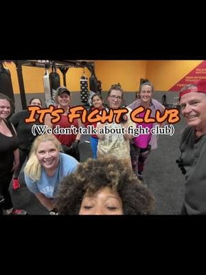 This is actually my second class… and its also not called Fight Club. Its called Fight Camp. BUT Fight Club sounds ✋🏾✨mysterious✨🤚🏾 8/10 people showed up and showed out 🔥🔥🔥♥️♥️♥️ @crunchedmond #FightClub #FightCamp #BoxingWorkouts 