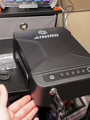 This safe has fast fingerprint access and is great for any home#tiktokmademebuyit #holidayhaul #tiktokshopfinds #dealsforyoudays #giftideas #gunsaftey #homesecurity #childsafety #ainiro #theftprotection #gunstorage 