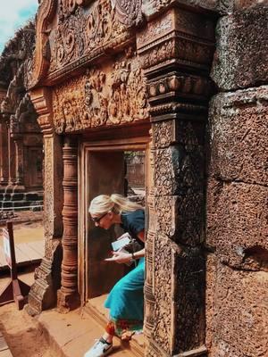 #បន្ទាយស្រី The magical site on earth with stunning delicate carvings is known as the citadel of women. #banteaysrei #fyp #khmer #temple #angkor #angkorwat #siemreap #viral #fypシ゚viral #viralvideo #usa🇺🇸 #អ្នកស្រុកអង្គរ #angkorwatfolk #tiktokindia #tiktokusa #tour #tiktokkhmer #travel #jewel 