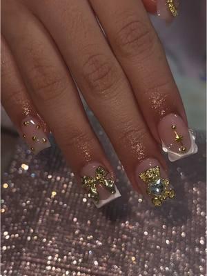 #🤩 #✨ #nailsbyme #nailsinspo #nailtech #nailsathome #🤍 #flypシ #viral #uñas #nails #nail #nailart #nailtutorial #nailsartvideos #nailslove #lovenails #uñasacrilicas #uñas💅 #uñascuadradas #whitenails #white #gold #goldnails #frenchstyle #frenchtipnails 