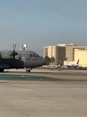 🇲🇽Vamos🇲🇽 Fuerza Aerea Mexicana, Transportando Bomberos para Asistir Los Fuegos en Los Angeles California.  🇺🇲🇲🇽🦅🐻 #Credits #losangeles #california #speedbirdhd #fuerzaaereamex #lax #Mexico #fyp 