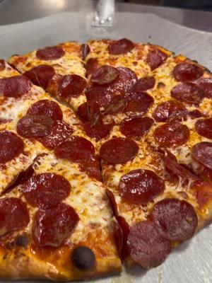 When they ask for BEEF, we got it🔥Beef pepperoni pizza 😋 . . . #PizzaLovers #PizzaTime #CheesyGoodness #PizzaArt #FoodieLife #PizzaPerfection #SliceOfHeaven #PizzaGoals #EpicEats #PizzaCravings #FoodTikTok #PizzaVibes #FoodPorn #PizzaCreation #InstaPizza #burattinopizza #120pepperoni #crunchbabycrunch