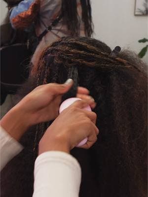 Boho Knotless take down on waist length hair✨ I totally forgot how much hair was hiding in these braids🤍 (booking link in bio) - #losangelesbraider #labraider #stitchbraids #knotlessbraids #frenchcurlbraids #bohobraids #laknotlessbraids 