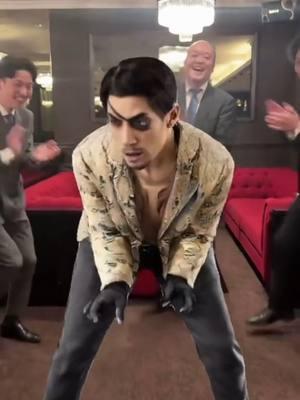 Replying to @Hank Hüler Let’s do real tyranno dance! #viggleai #majima #kazuma #japanese #fypシ゚ #西山ダディダディ 