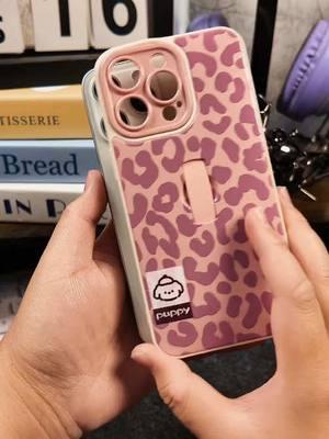 It’s sooo cutee😣 !!!#phonecase #phonecases #phone #phoneessentials #iphone #iPhonecase #black #thanksgiving #christmas #TikTokShop #giftideas #fall #gift #tiktokshopfinds #winterfashion #falloutfits #fallstyle #fallfashion #tiktokshopblackfriday #tiktokshopcybermonday #tiktokshopholidayhaul #spotlightfinds 