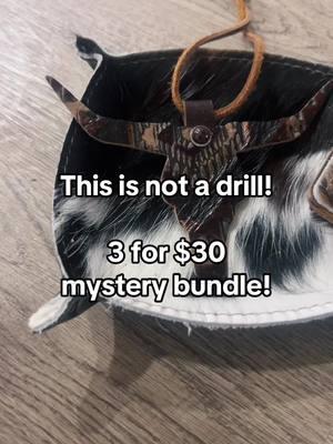 Don’t miss out on this dead! 🖤 #cowhide #western #longhorn #fringe #leathercraft #handmade #westernfashion #fringepurse 