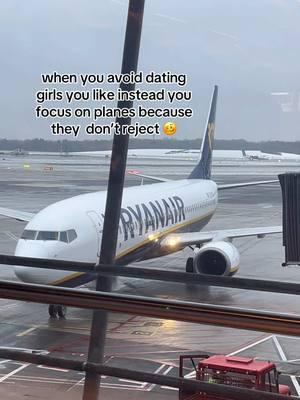 Avoid love and choose Aviation 💕 #avgeek #aviation #plane #planes #ryanair #boeing #airbus #boeing737800 #hamburg #hamburgairport #aviationgirl 