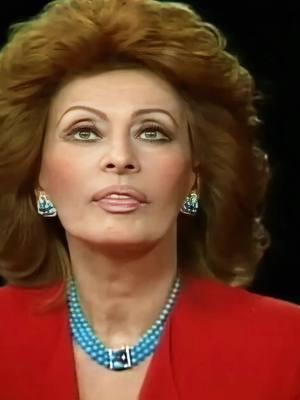 #sophialoren on the start of her acting career, #interview with #charlierose #classichollywood #vintage #glamour 