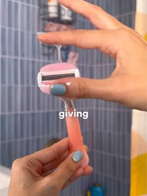 Tired of having to use shaving soaps? Well, look no further than to her: the Venus Comfortglide 🌸🌸 #shavingsoap #howtoshave #shavingtips #smoothshave 