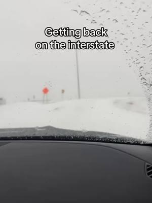 ….gets back off the interstate.  😬😬 #snow #lexington #travel #accidents #interstate #m#motherof7boysb#boymoml#largefamilym#momtomanyf#fyps#sevenboysl#lovemyboys#w#wouldntchangeathingfamilyiseverything #ohiotok #momtok 