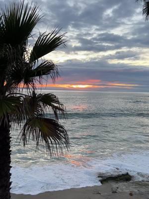 laguna beach… otherwise known as heaven. i love this place, could stay here forever. #cali #california #travel #photography #laguna #lagunabeach #traveltiktok #sunset #beachvibes #lagunabeachcalifornia #beachsunset #heislerpark #californiacheck #oceansunset #waves #traveltok #sunsets #californiaadventure #sunsetlover 