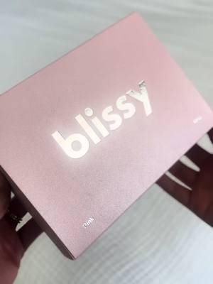 100% pure mulberry silk pillowcase for a better night sleep 💤 @Blissy Brand  use code: jocyy.santos for a discount on their website. #blissy #blissybabe #blissyfam #blissypillowcase #blissypartner #silkpillowcase #CapCut 