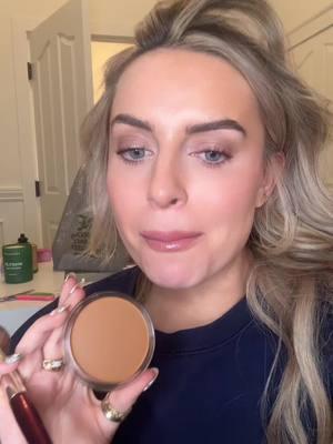 This cream bronzer is amazing!!! Literally so BUTTERY!!! #bronzer #makeuptok #makeup #muatok #makeupfinds #newmakeupreleases #makeupforbeginners #makeuptutorial #fyp #foundationhack #creambronzer 