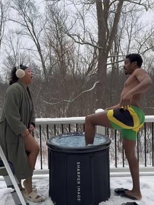 @I Am Kam decided she wanted to try to cold tub. How did we do? 🤦🏽‍♂️😂 Who’s next?? #coldPlunge #Winter #couples #fitness #coldwater #dadlife #wintertime 