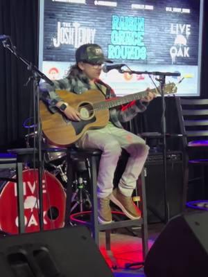 Dust and Regret in Nashville last night @Josh Terry @Down Yonder Hat Co. @Liveoakmusicrownashville #fyp #guitar #billystrings 