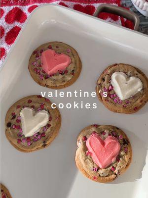 how cute are these?!? 💖🍪 #valentines #ValentinesDay #valentinescookies #baking #asmr #asmrsounds #sweettooth 