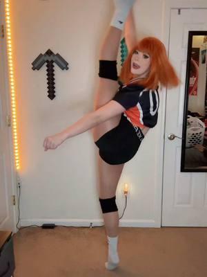 volleyball player or dancer? 🤔 #haikyuu #hinatashoyo #volleyball #cosplayer #bbnos #dance #trend #fyp #anime #animecosplay 