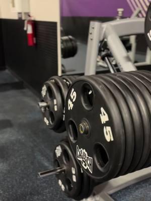 Never skip Leg Day 💪🔥🔥 @chefoutdoors hitting it hard @Crunch Fitness getting the pre workout @PHARMAFREAK No Days Off 🙌 #chefoutdoors  #fitchef #legpress #crunchfitness #pharmafreak #fyp #explore #viral