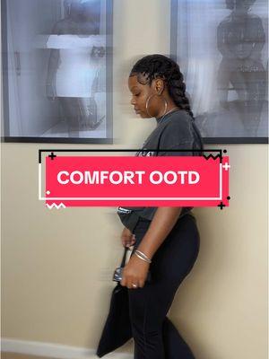 Comfort OOTD #OOTD #rodwave #westconnection #howyoufeelaboutatourbus #cantwaittocomehometoyou #oversizedtshirt #yogapants #comfortstyle #freshknotlessbraids 