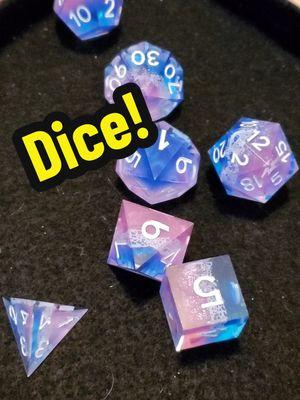 Oooo the colors! #dice #shinymathrocks #dnd #vaporwave 