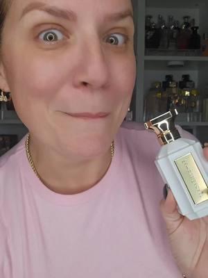 Uffff... Mujeres poderosas.. Agarren su fragancia #ainash #perfumetiktok #chuchichus #tiktokmademebuyit #danielrenemademebuyit #perfume #chuchismademebuyit 