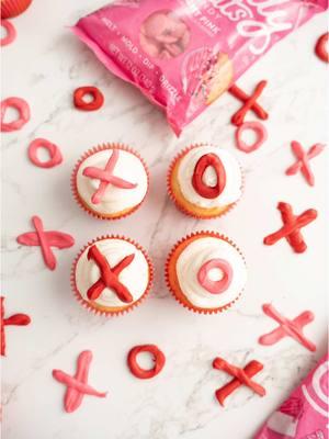 Found: The perfect cupcake toppers for your Valentine's Day dessert. Make ❌⭕❌⭕ with Candy Melts like @Ramona Cruz-Peters, no special skills required 💖🧁 More instructions and inspiration on FabEveryday.com 😍 #WiltonCakes #ValentinesDay #CupcakeDecorating #BakingHack