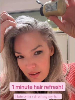 1 minute hair refresh with Davines texturing dust! #texturizingpowder #hairproducts #hairrefresh #hairtutorials #hairtutorial #hairstylistsoftiktok #hairstylist #learnsomethingnew 