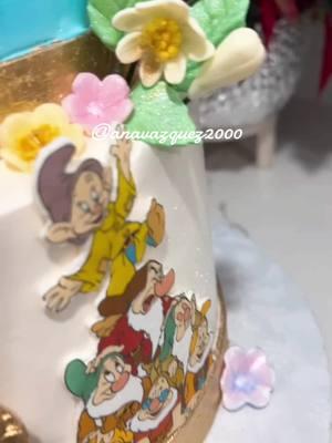 Marco dorado en fondant sin molde #paratiiiiiiiiiiiiiiiiiiiiiiiiiiiiiii #fondant #cakedecorating #blancanieves #cake #anavazquez2000 