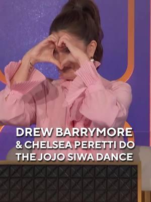 It’s as if Jojo is in the center square right now! 🥹 #hollywoodsquares #drewbarrymore #chelseaperetti #gameshow #tv #celebrity 