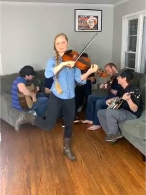 Throwback to that livestream I did during the pandemic with my Nashville bluegrass friends! 😆 #throwbackthursday #fiddle #buckdance #clogging #oldtime #bluegrass 