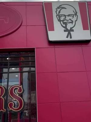 This KFC in Mexico is 🔥🔥🔥🔥 #sanfrancisco49ers #49ers #fttb #49ersfootball #49ersempire #49ersnation #49ersedits #49ersfaithful #49ersnews #bangbangninergang #ninergang #ninergangeast #goldrush #goldblooded