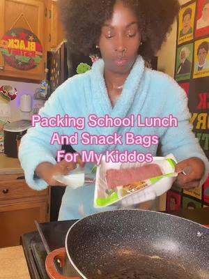 Packing School Lunch And Snack Bags For My Kiddos #bakedravioli #ravioli #lunchideas #lunch #watchmecook  All items available click Walmart storefront⬇️ https://walmrt.us/48QicTZ 🍯🥄🥣  Thanks for watching hope y’all all have a blessed and day 🌞 🙏🏾